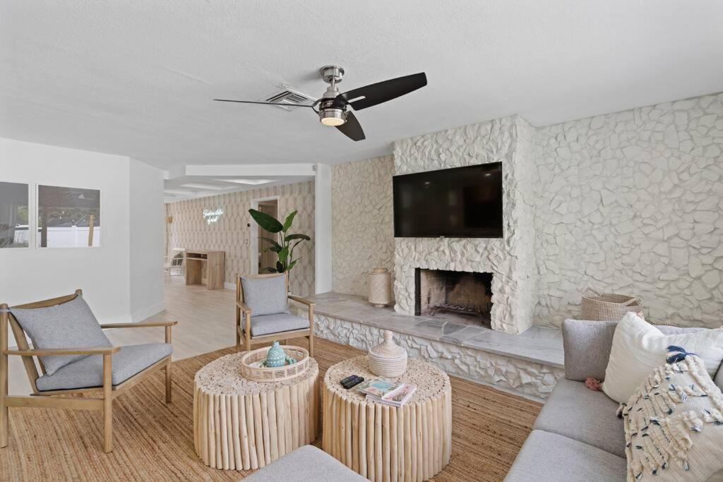 Waterfront-Heated Pool-Mini Golf-Game Room-2Mi Beach Fort Lauderdale Exteriör bild