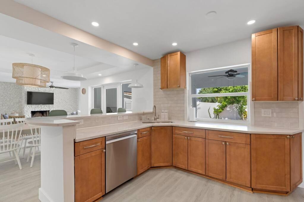 Waterfront-Heated Pool-Mini Golf-Game Room-2Mi Beach Fort Lauderdale Exteriör bild